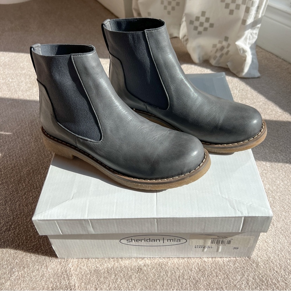 Sheridan Mia “Temptie” Gray Chelsea Ankle Boots size 39